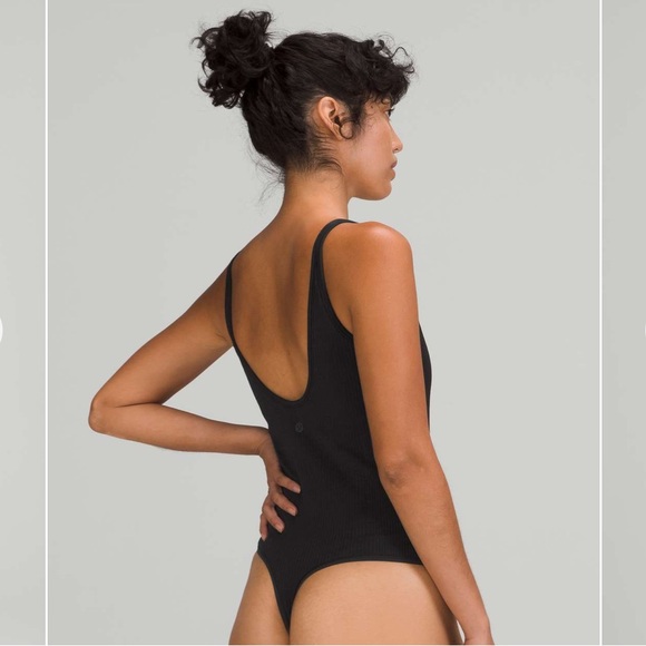 EUC Lululemon Casual Bundle. Size 6 - Picture 11 of 12